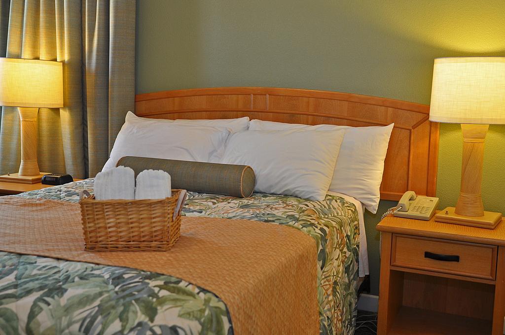 Aquamarine Villas Oceanside Room photo